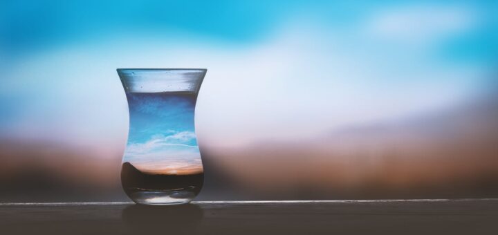 Jakie są korzyści picia wody alkalicznej