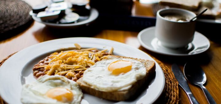 Jak smażyć jajka sadzone